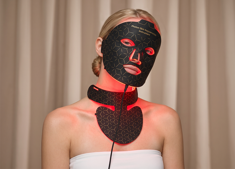 Red Light Therapy Face & Neck Mask
